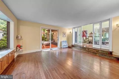 Living - 1502 Highwood Dr, Mclean, VA 22101 photo 3 of 4