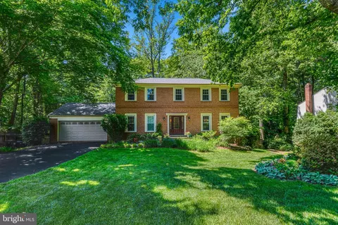 10999 Highridge St, Fairfax Station, VA 22039