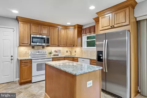 9200 Wyeth Ln, Burke, VA 22015 photo 17