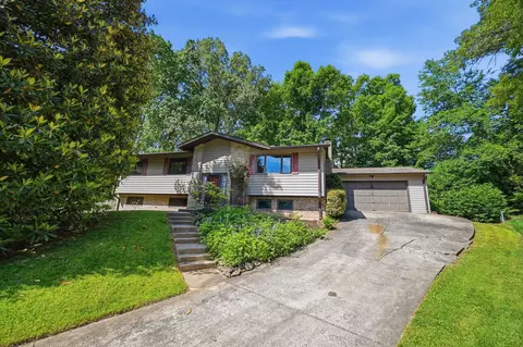 10027 W Constable Ct, Fairfax, VA 22032