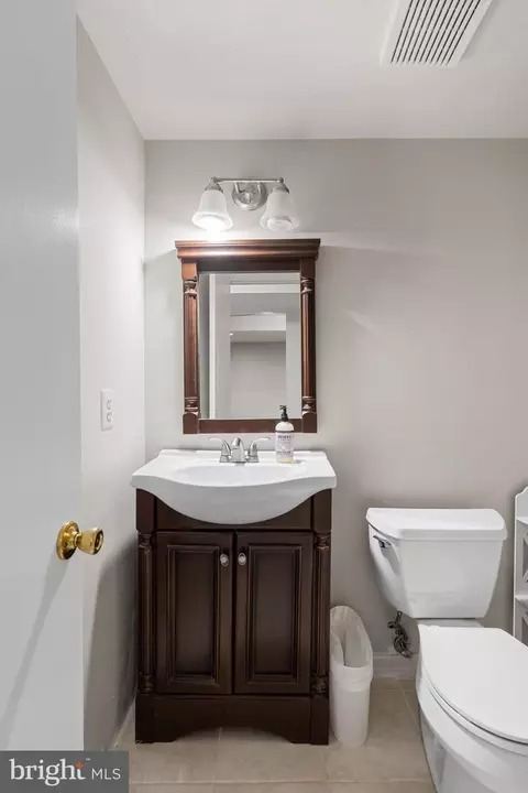 Bath - 7932 Pebble Brook Ct, Springfield, VA 22153 photo 6 of 6