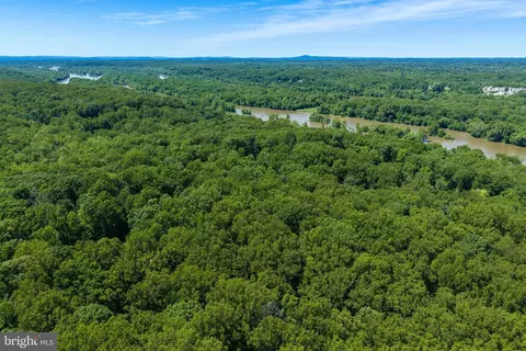 95 River Birch Dr, Great Falls, VA 22066