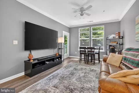 12000 Market St #266, Reston, VA 20190