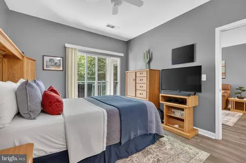 12000 Market St #266, Reston, VA 20190