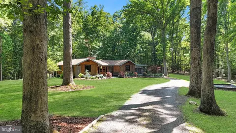 8218 Kincheloe Rd, Clifton, VA 20124