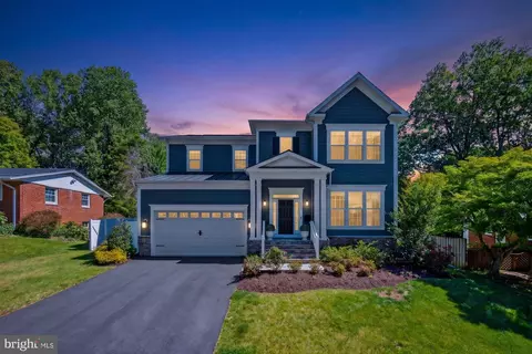 1114 Ware St SW, Vienna, VA 22180