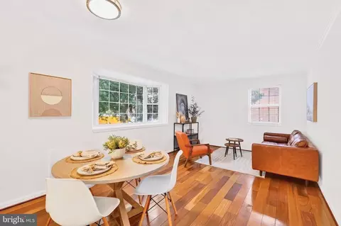 2912 Peyton Randolph Dr #101, Falls Church, VA 22044