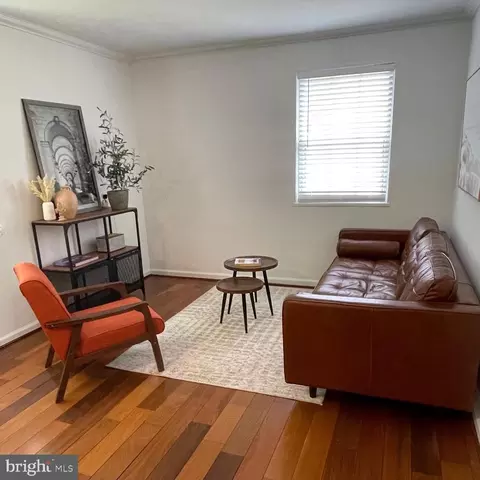 2912 Peyton Randolph Dr #101, Falls Church, VA 22044