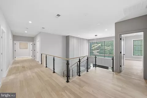 Entry Way - 1806 Barbee St, Mclean, VA 22101 photo 4 of 8