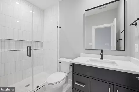 Bath - 1806 Barbee St, Mclean, VA 22101 photo 3 of 7