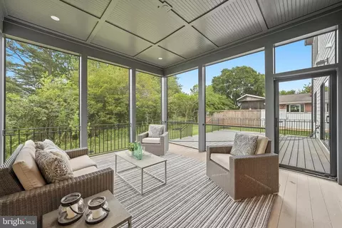 Exterior - 1806 Barbee St, Mclean, VA 22101 photo 2 of 5