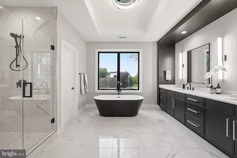 Bath - 1806 Barbee St, Mclean, VA 22101 photo 1 of 7