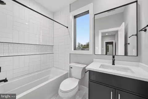 Bath - 1806 Barbee St, Mclean, VA 22101 photo 7 of 7