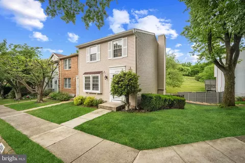2059 Gervais Dr, Falls Church, VA 22043
