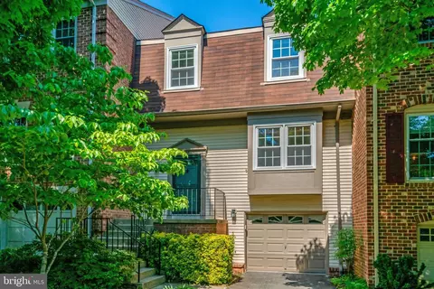 3688 Yorktown Village Pass, Annandale, VA 22003