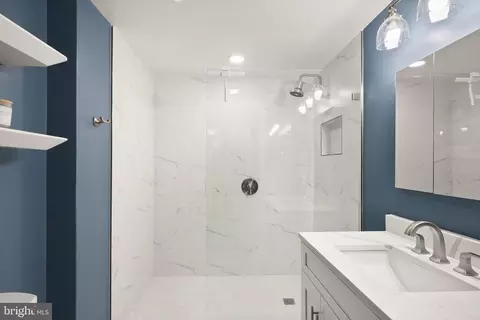 Bath - 5826 Canvasback Rd, Burke, VA 22015 photo 1 of 4