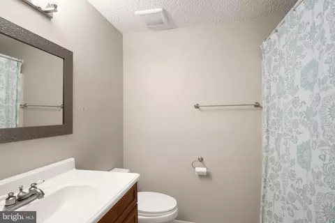 Bath - 5826 Canvasback Rd, Burke, VA 22015 photo 2 of 4