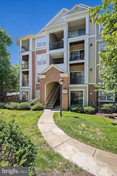 12921 Centre Park Cir #206, Herndon, VA 20171
