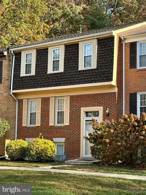 5863 Banning Pl, Burke, VA 22015