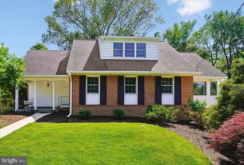 1003 Dewolfe Dr, Alexandria, VA 22308