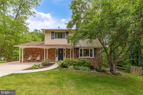 10103 Dundalk St, Fairfax, VA 22032