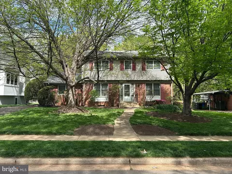 6710 Moly Dr, Falls Church, VA 22046