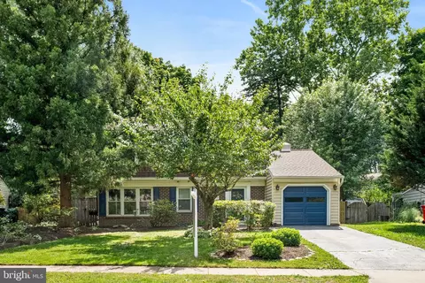 12715 Taustin Ln, Herndon, VA 20170