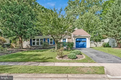12715 Taustin Ln, Herndon, VA 20170