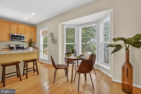 Dining - 8227 Singleleaf Ln, Lorton, VA 22079 photo 3 of 3