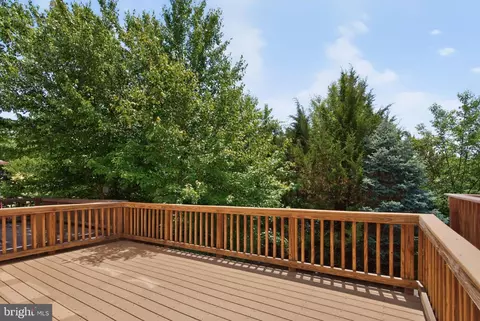 Exterior - 8227 Singleleaf Ln, Lorton, VA 22079 photo 4 of 6