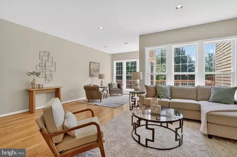 Living - 8227 Singleleaf Ln, Lorton, VA 22079 photo 1 of 3