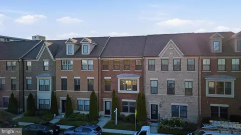 3714 Powell Ln, Falls Church, VA 22041