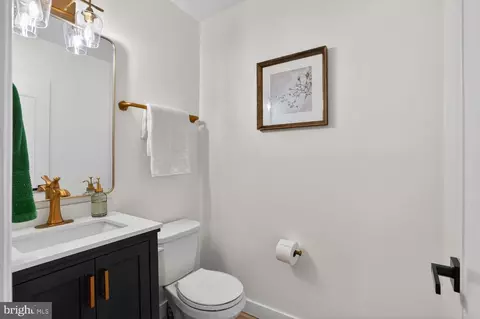 Bath - 8532 Lakinhurst Ln, Springfield, VA 22152 photo 1 of 4