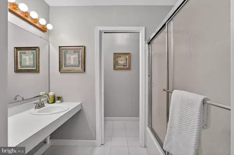 Bath - 8532 Lakinhurst Ln, Springfield, VA 22152 photo 2 of 4