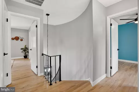 Entry Way - 8532 Lakinhurst Ln, Springfield, VA 22152 photo 11 of 12