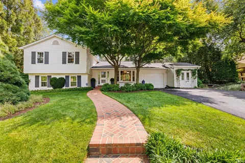 8527 Pappas Way, Annandale, VA 22003