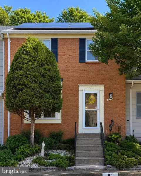 8346 Stationhouse Ct, Lorton, VA 22079