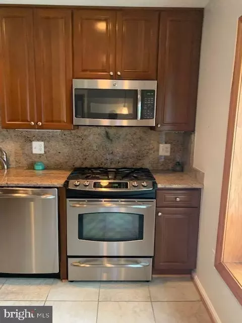 Kitchen - 7416 Spring Tree Dr, Springfield, VA 22153 photo 3 of 5