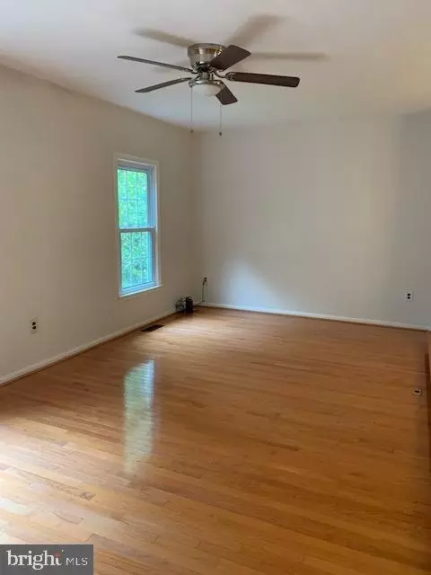 Living - 7416 Spring Tree Dr, Springfield, VA 22153 photo 5 of 6