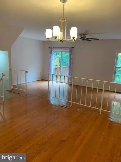 Living - 7416 Spring Tree Dr, Springfield, VA 22153 photo 4 of 6
