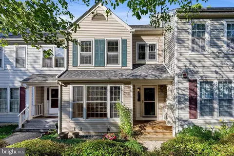 8144 Cliffview Ave, Springfield, VA 22153