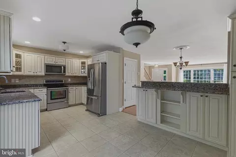 Other - 8144 Cliffview Ave, Springfield, VA 22153 photo 3 of 12