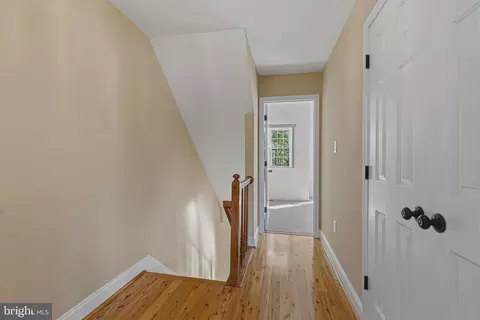 Entry Way - 8144 Cliffview Ave, Springfield, VA 22153 photo 2 of 2