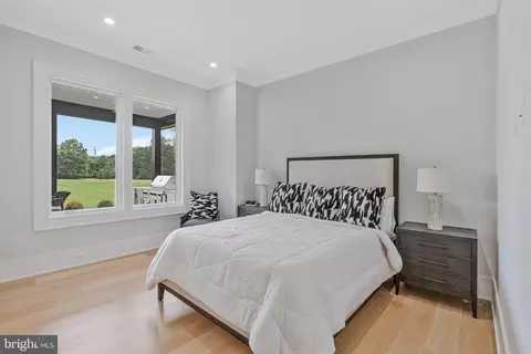Bedroom - 744 Lawton St, Mclean, VA 22101 photo 11 of 12