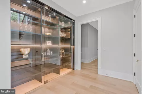 Entry Way - 744 Lawton St, Mclean, VA 22101 photo 16 of 19