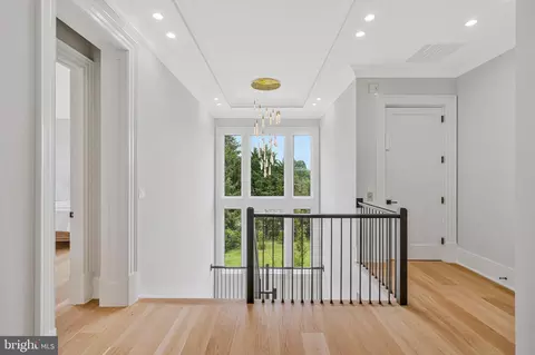 Entry Way - 744 Lawton St, Mclean, VA 22101 photo 6 of 19