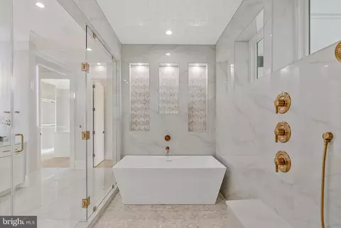 Bath - 744 Lawton St, Mclean, VA 22101 photo 6 of 15