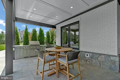 Exterior - 744 Lawton St, Mclean, VA 22101 photo 17 of 22
