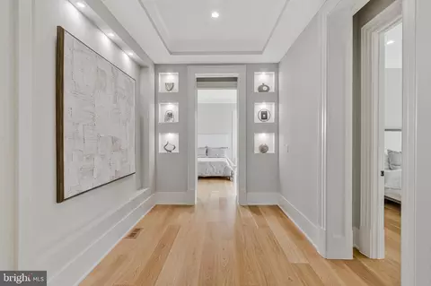 Entry Way - 744 Lawton St, Mclean, VA 22101 photo 11 of 19
