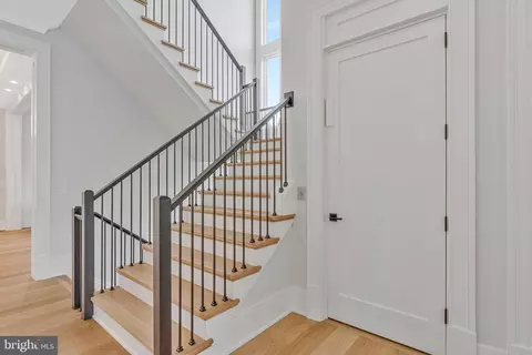 Entry Way - 744 Lawton St, Mclean, VA 22101 photo 3 of 19